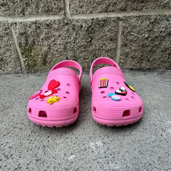 CROCS Classic Pink Clogs With Charms Girls 2 J2 Lightweight Slip On Water Shoes - Picture 3 of 11